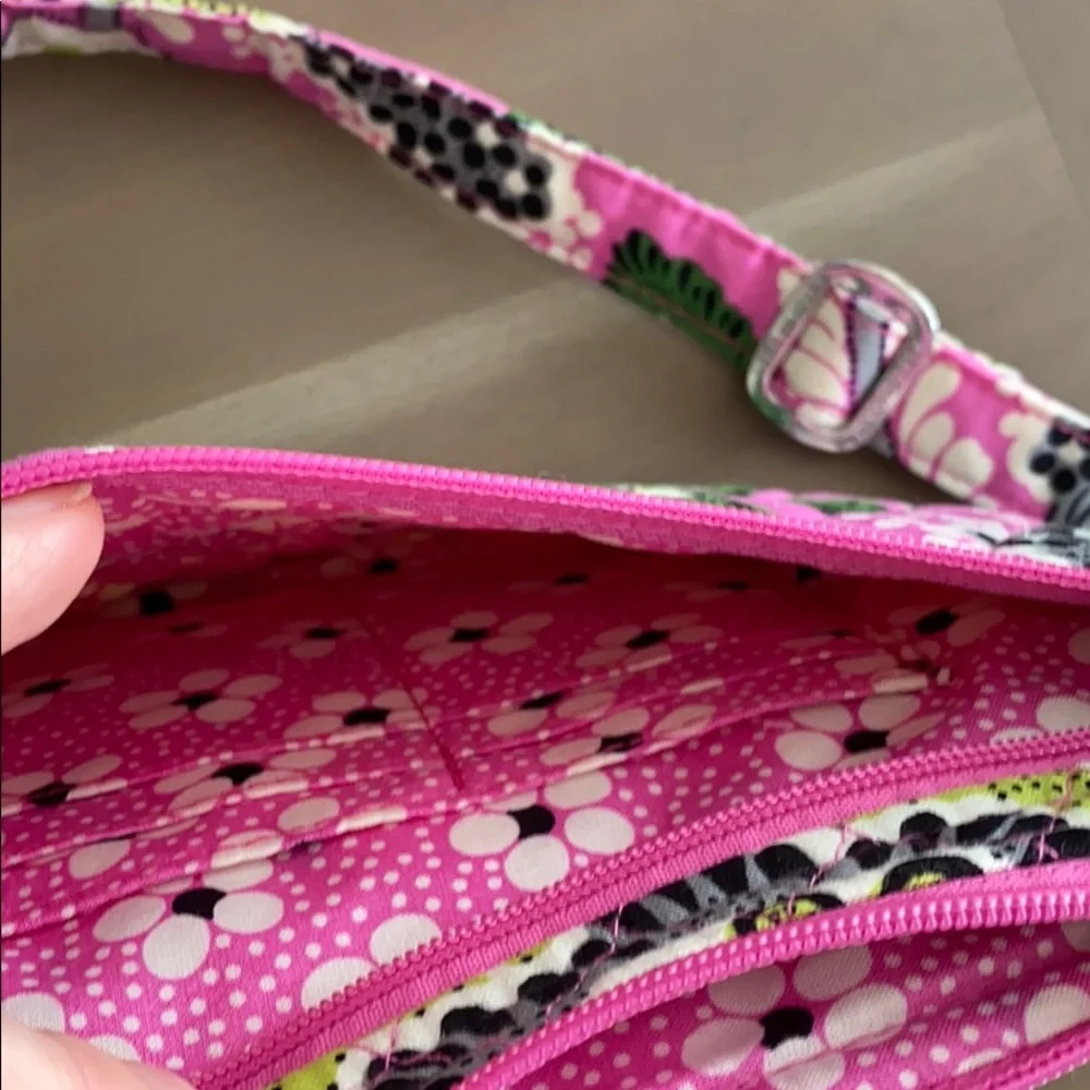 COPY - Vera Bradley Small Crossbody Lizzy Pink - Picture 7 of 8
